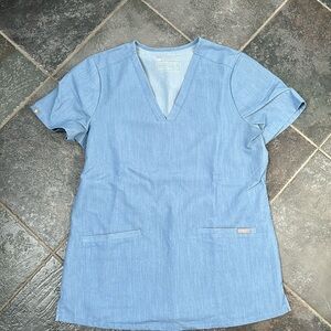 Figs scrub top